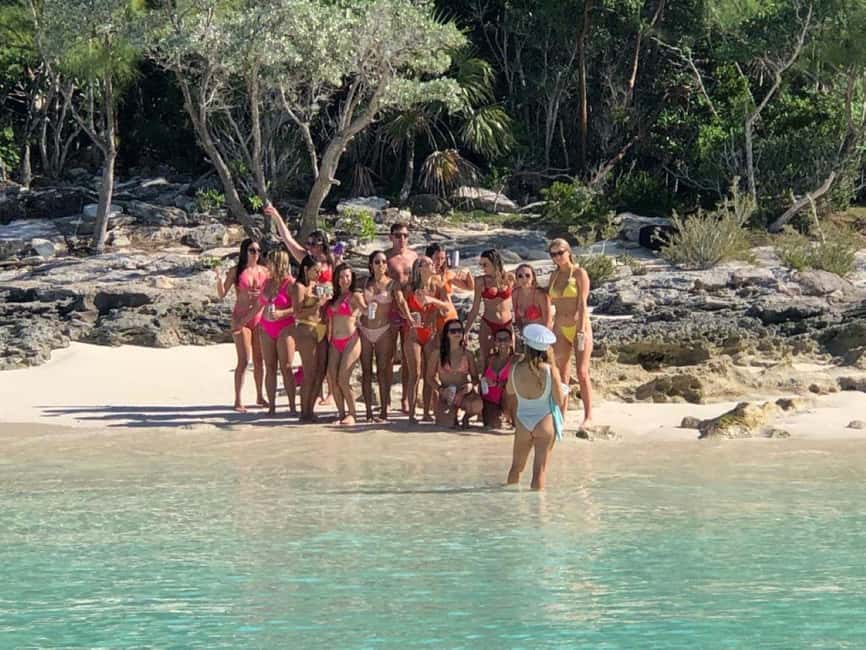 Nassau: 3 Islands Tour, Snorkel, Pig Beach, Turtles & Lunch - The crew shapes the whole day