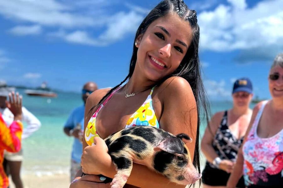 Nassau: Swimming Pigs, Snorkeling, Lunch, & Beach Boat Tour - Meeting the pigs in shallow Bahamian water