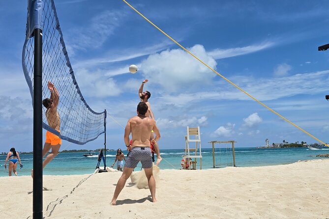 Nassau Swimming Pigs: Snorkeling, Lunch & Private Beach Club - What the $140 price really covers