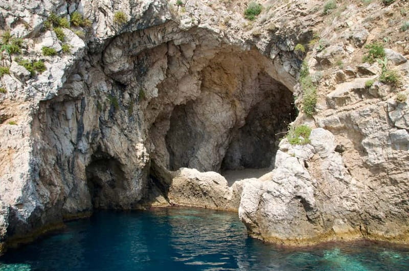 Naxos: Taormina Boat Tour with Snorkeling and Prosecco - A short boat ride with a big Taormina view