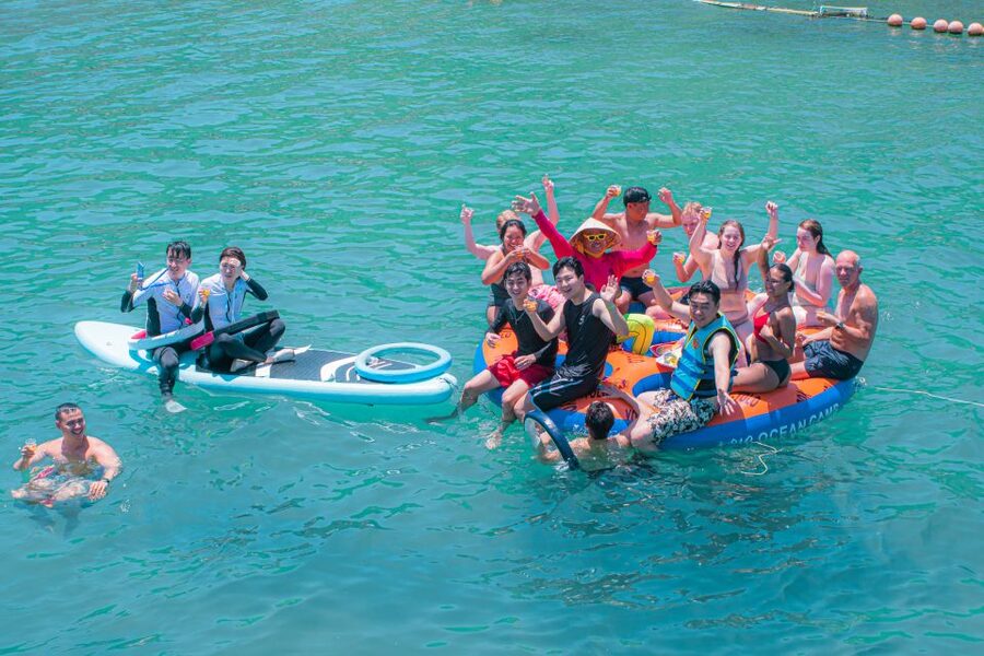 Nha Trang: Coral Reef Snorkeling and Floating Bar Party - Hon Mot and the floating cocktail bar