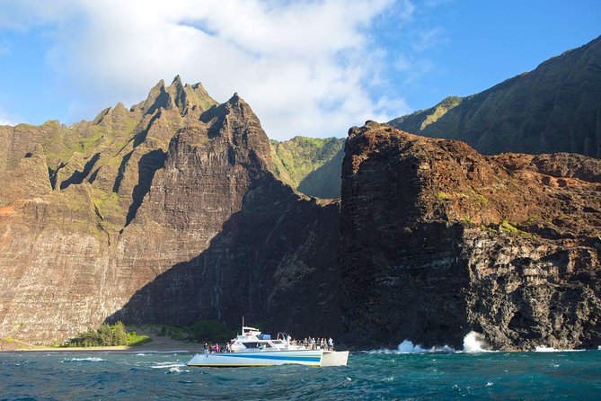 Ni'ihau and Na Pali Coast Snorkel Boat Tour - Crossing toward Ni’ihau and Lehua Crater