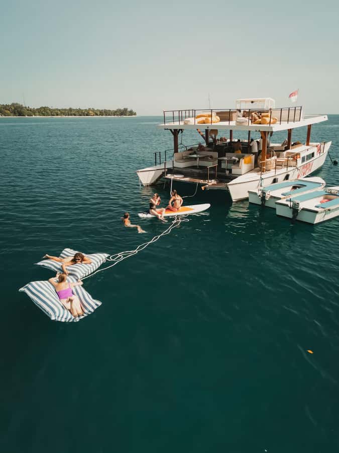 Nusa Lembongan: 4-in-1 Half-Day Catamaran Snorkeling Cruise - Starting at the Utopia Catamaran office