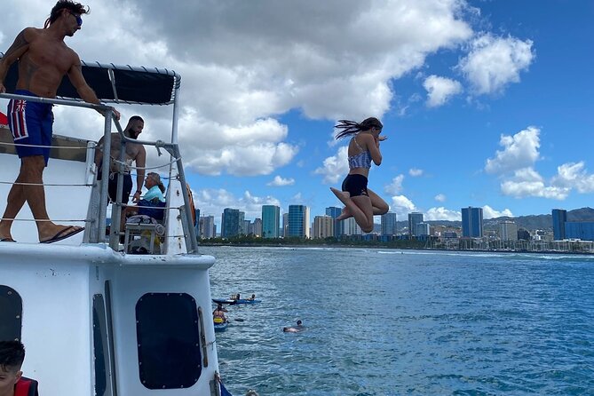 Oahu 5-in-1 Deluxe Cruise: Turtle Snorkeling & Ocean Activities - Kayaks and paddleboards: fun, but limited range