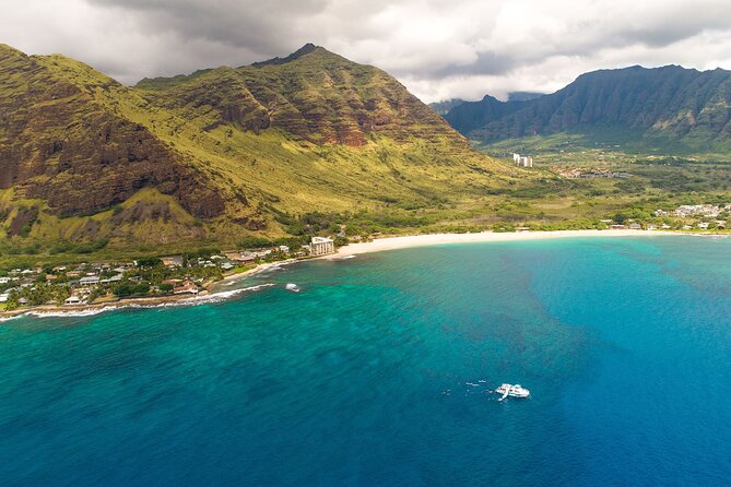 Oahu Dolphin and Snorkel Tour with Waikiki Pickup & Lunch - Lunch, hula, and a crew that keeps the mood moving