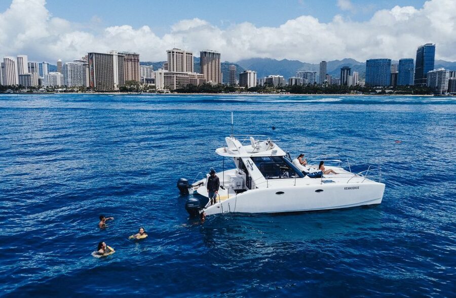 Oahu: Private Turtle Snorkeling with Customizable Itinerary - Safety and service in the water