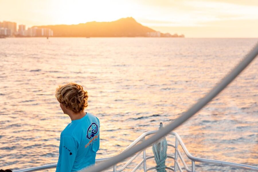 Oahu: Waikiki Turtle Canyons Cruise and Snorkel Excursion - Best for families, first-time snorkelers, and turtle fans