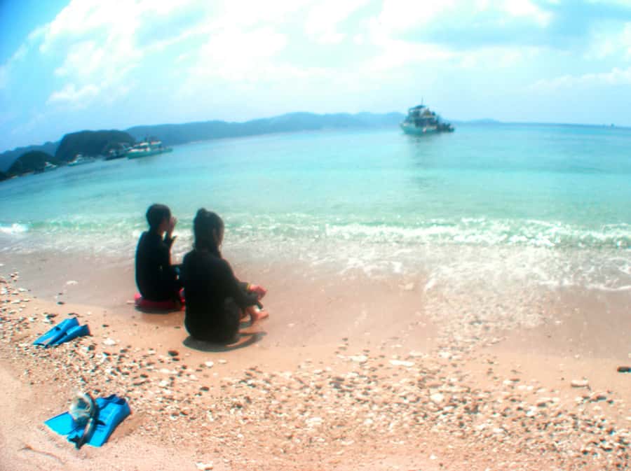 Okinawa: From Naha: Kerama Islands 1-day snorkeling tour - Guides, language, and how much help you receive
