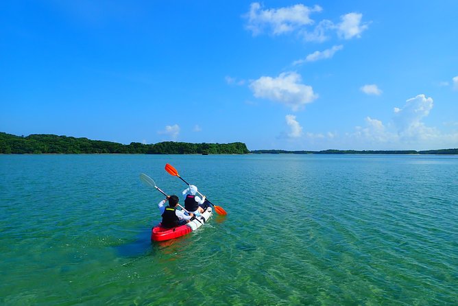Okinawa Ishigaki Kabira Bay SUP or Canoe and Blue Cave Snorkeling - Group size, language, and comfort