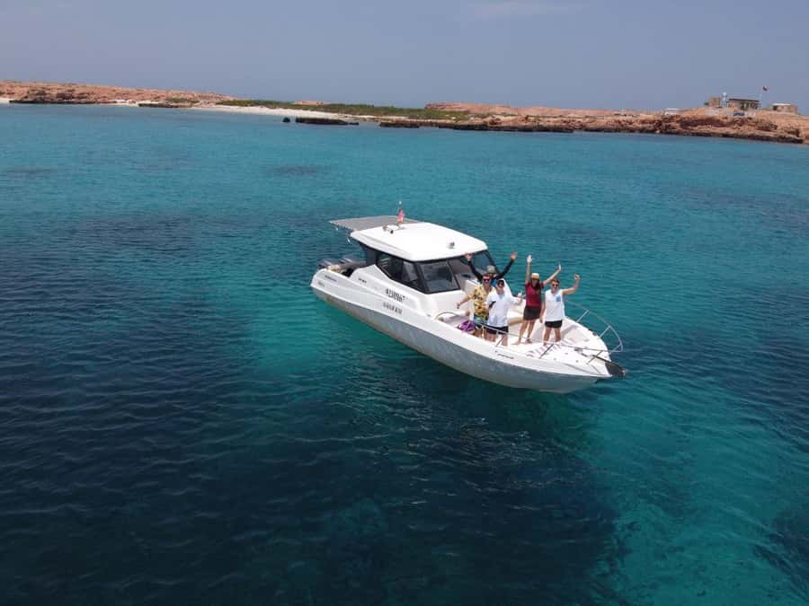 Oman: Daymaniyat Islands Visit and Snorkeling - The 45-minute cruise across the Gulf of Oman