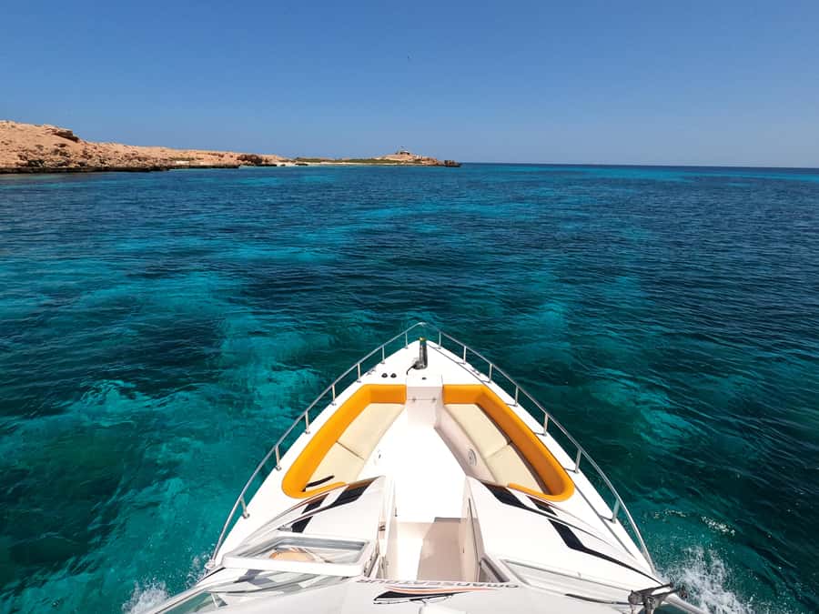 Oman: Snorkeling Trip at Daymaniyat Islands - GoPro footage and attentive service