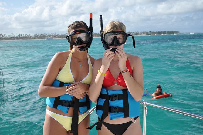Parasailing, Snorkel Cruise & Virgen Beach from Punta Cana - Sharks, stingrays, and the natural pool