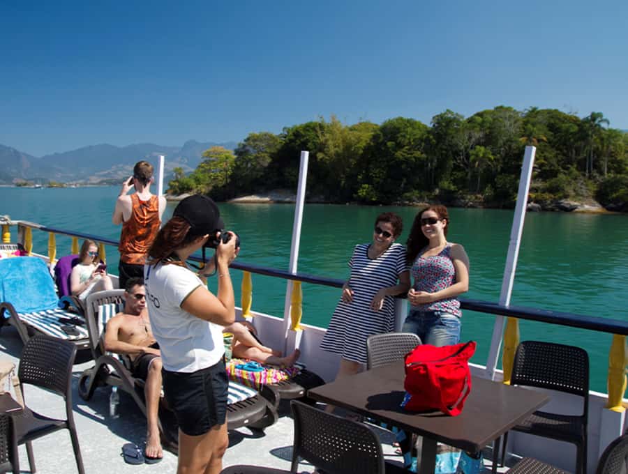 Paraty Bay: Islands & Beaches Boat Tour with Snorkeling - Snorkeling, swimming, and water equipment