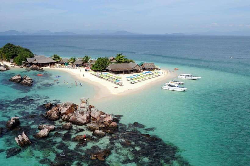 Phuket: 3 Khai Islands Relax & Snorkeling Half/Full Day Tour - Khai Nai: the beach and the easiest swim