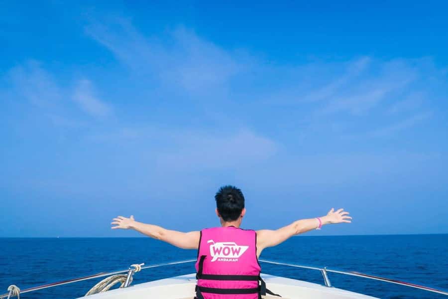Phuket/Khao Lak: Speedboat Snorkel Tour to Similan Islands - Koh Similan: lunch, swimming, and Sailing Rock
