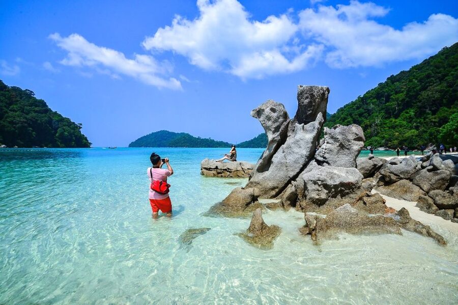 Phuket/Khao Lak: Speedboat Snorkeling Trip to Surin Islands - Lunch and an hour at Mai Ngam Beach