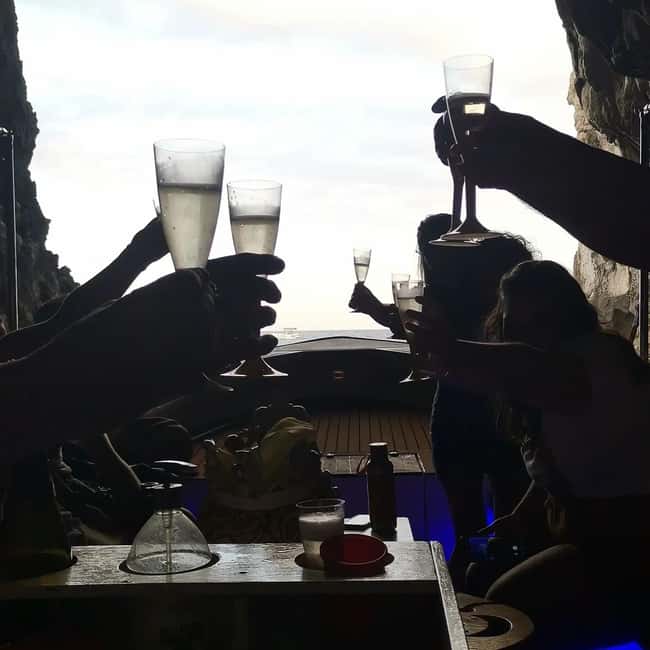 Pillirina, Ortigia, caves: Boat Tour, Snorkeling & Prosecco - Maniace Castle from its strongest angle