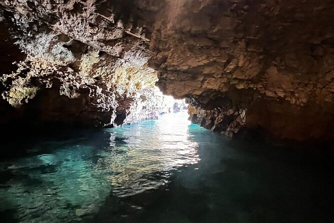 Polignano a Mare luxury boat tour, aperitif, diving and snorkeling - Prosecco, tarallini, and the relaxed mood