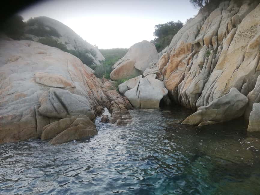 Porto San Paolo: Tavolara and Molara, Tour + Aperitif and Snorkeling - What the small boat changes