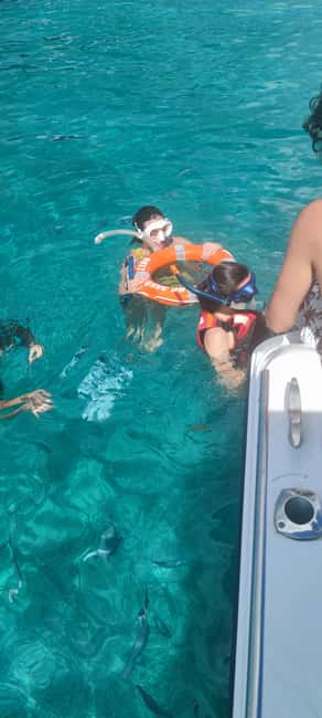 Praslin: Curieuse StPierre Guided Tour, BBQ & 2x Snorkeling - Meeting Curieuse’s giant land tortoises