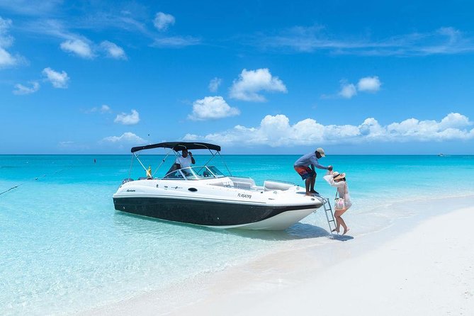 Private Boat Tours to outer islands, snacks drinks- snorkel- cruise! - Little Water Cay and Iguana Island