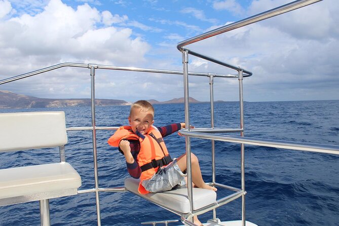 Private Catamaran Charter with Transfer, Buffet and Snorkeling - Setting out from Puerto Colón