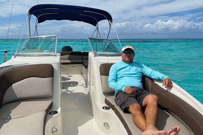 Private snorkeling with 23ft Sea Ray in San Miguel de Cozumel - El Cielo, clear water, and lunch aboard