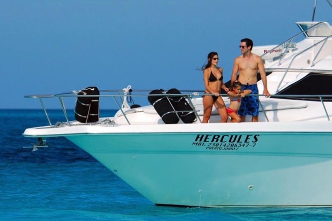 Private Yacht - 46 ft SeaRay Cancun Bay Snorkel 23P4 - What the private Sea Ray experience feels like