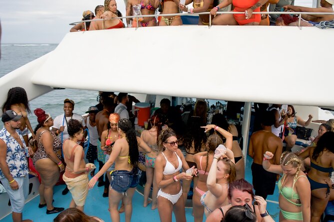 Punta Cana Booze Cruise, Snorkeling, Sand-Bar with Entertainment - Boat Comfort, Safety, and Practical Limits