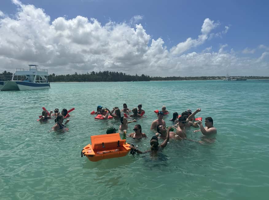 Punta Cana: Booze Cruise with Snorkel and Natural Pool Stop - What $59 gets you