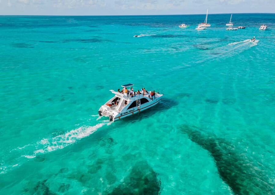Punta Cana: Catamaran Tour with Reef Snorkeling and Open Bar - The private beach stop