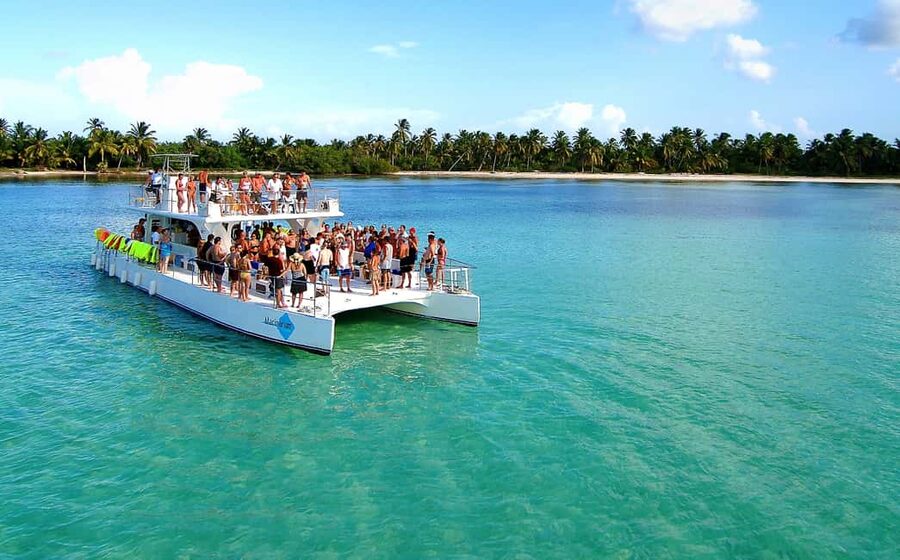 Punta Cana: Marinarium Snorkeling Cruise - Snorkeling beside nurse sharks and stingrays