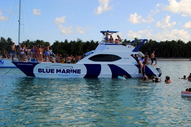 Punta Cana Party Boat Snorkeling with Music DJ and Open Bar - Food sounds generous, but service may be uneven