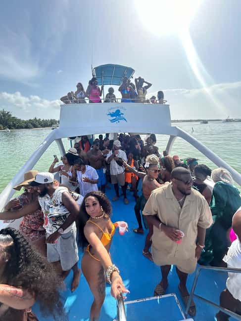 Punta Cana: Party Boat with Snorkeling, Open Bar And Hip Hop - The 30-minute ride to the water