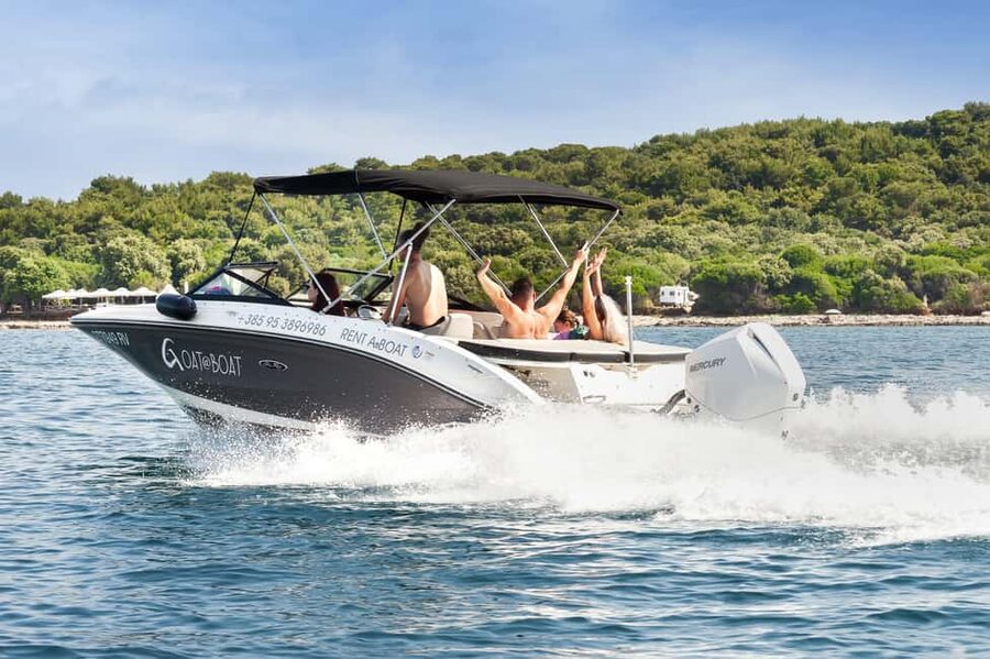 Rovinj: Luxury Island Hopping with Swimming & Snorkeling - Starting at the right Rovinj pickup point