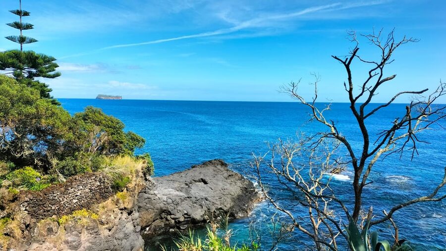 S. Miguel: Snorkeling adventure in Caloura - Black sand at Pópulo, S. Roque, and Mílicias