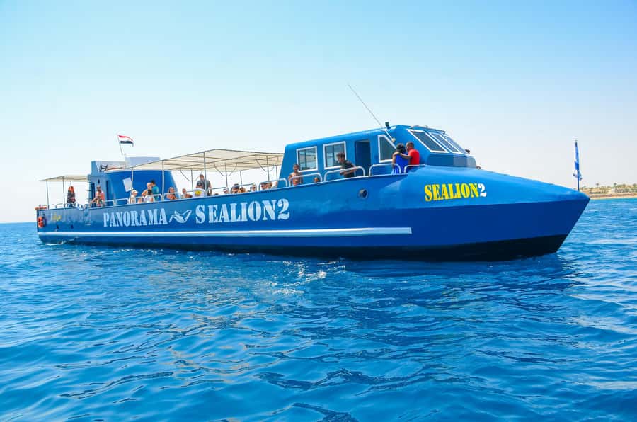 Safaga/Makadi Bay: Panorama Submarine with Snorkeling Tour - Leaving the hotel for Makadi Bay