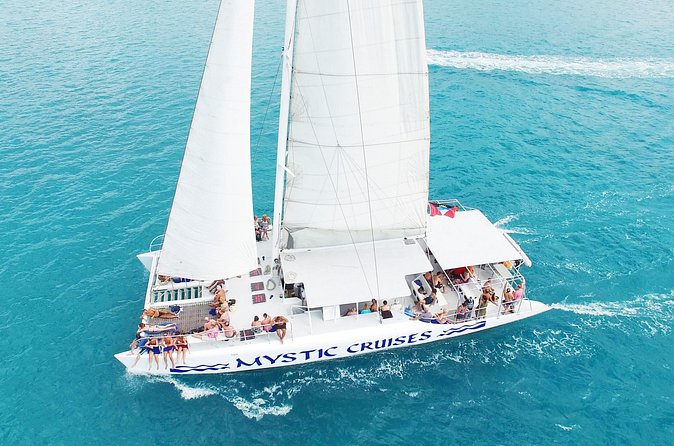 Sail and Snorkel at Cades Reef - Crew service and the feel of the day