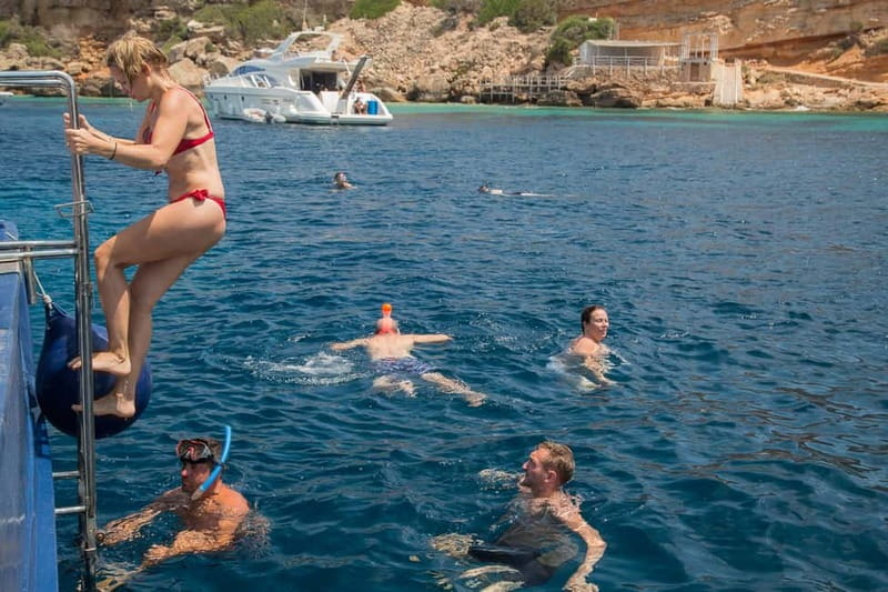 San Antonio: Es Vedrà & Formentera Boat Tour with Snorkeling - Exploring Formentera on your own