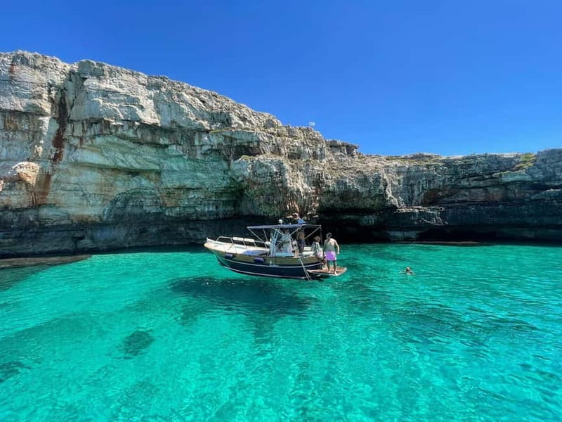 Santa Maria di Leuca : Tour in barca ,grotte e snorkeling - Seeing the grottos from the boat