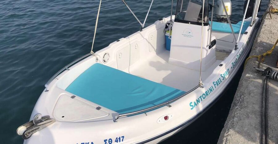 Santorini: License-Free Boat Rental with Snorkeling Gear - What the five hours feel like