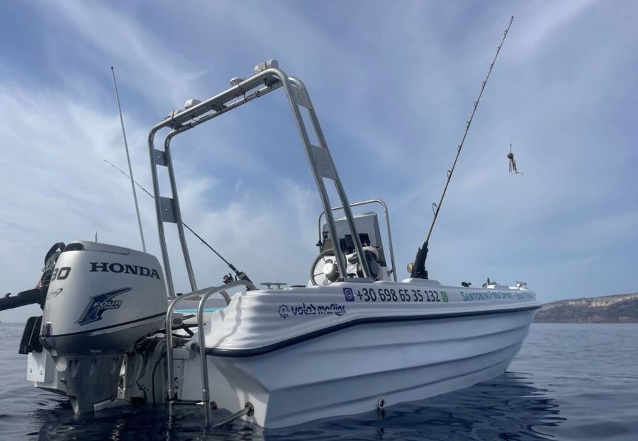 Santorini: License-Free Boat Rental with Snorkeling Gear - Food, equipment, and comfort