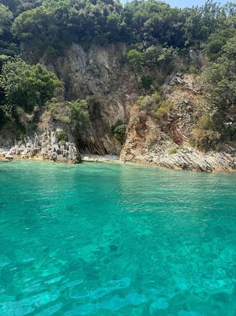 Saranda: Boat tour to 7 destinations end snorkeling - Setting out from Limani in Saranda