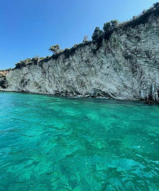 Sarandë:Krorez Boat Tour with Free Umbrella&Snorkelling mask - Leaving Sarandë port for the northern coast