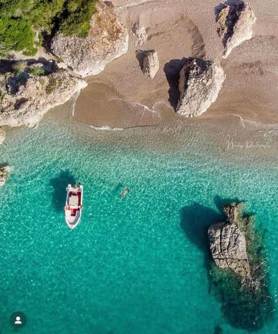 Sarandë:Krorez Boat Tour with Free Umbrella&Snorkelling mask - Qefal and Miloti Cave