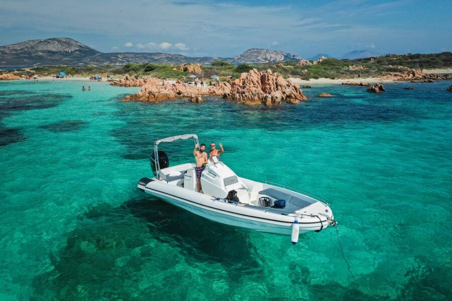Sardegna: Tavolara Boat Tour with Snorkeling - Spiaggia del Dottore: your first hour in the water