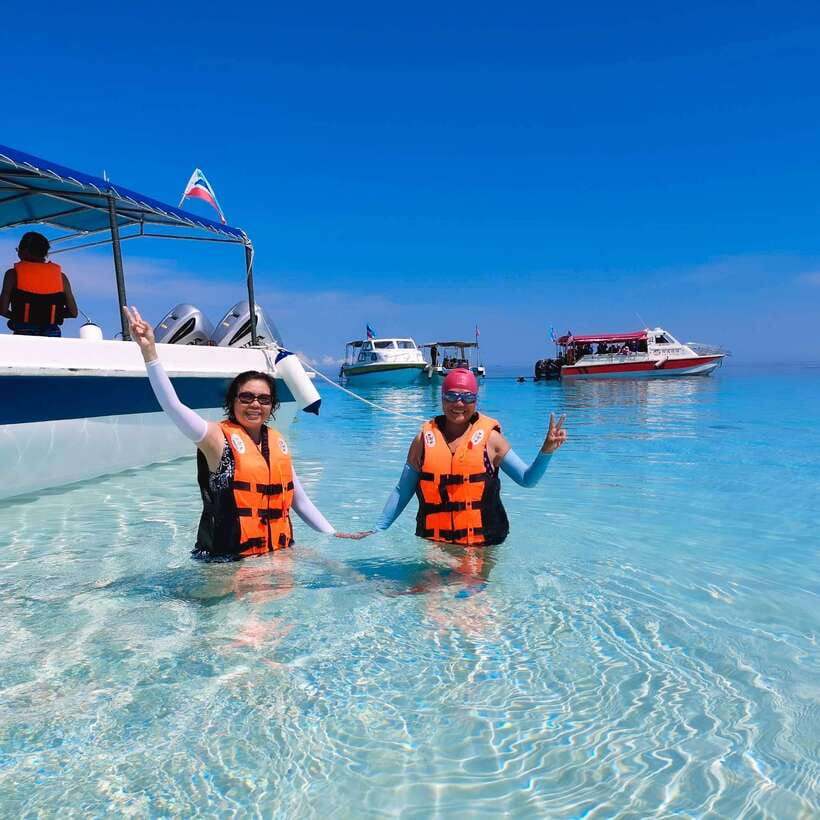 Semporna: Explore 3 Islands Tour Snorkel or Dive & Lunch - Lunch at a quiet island stop