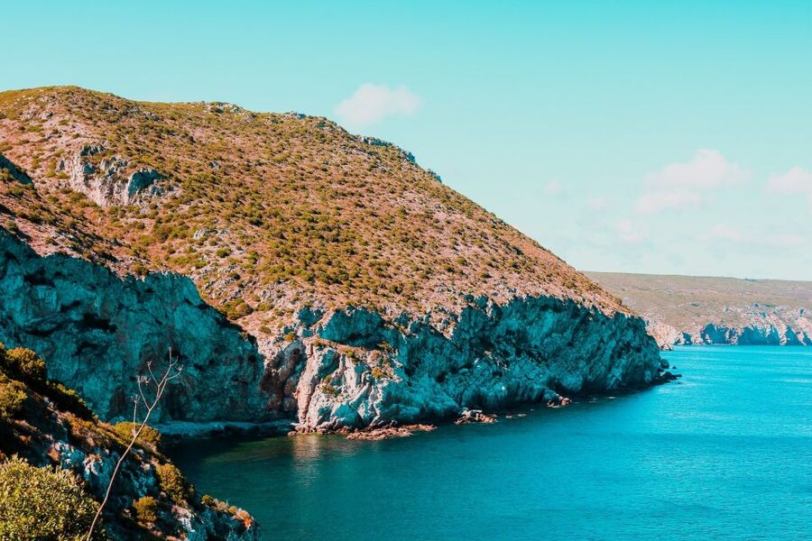 Sesimbra: Arrábida Beaches & Caves Boat Tour with Snorkeling - Why Arrábida is best seen from Sesimbra
