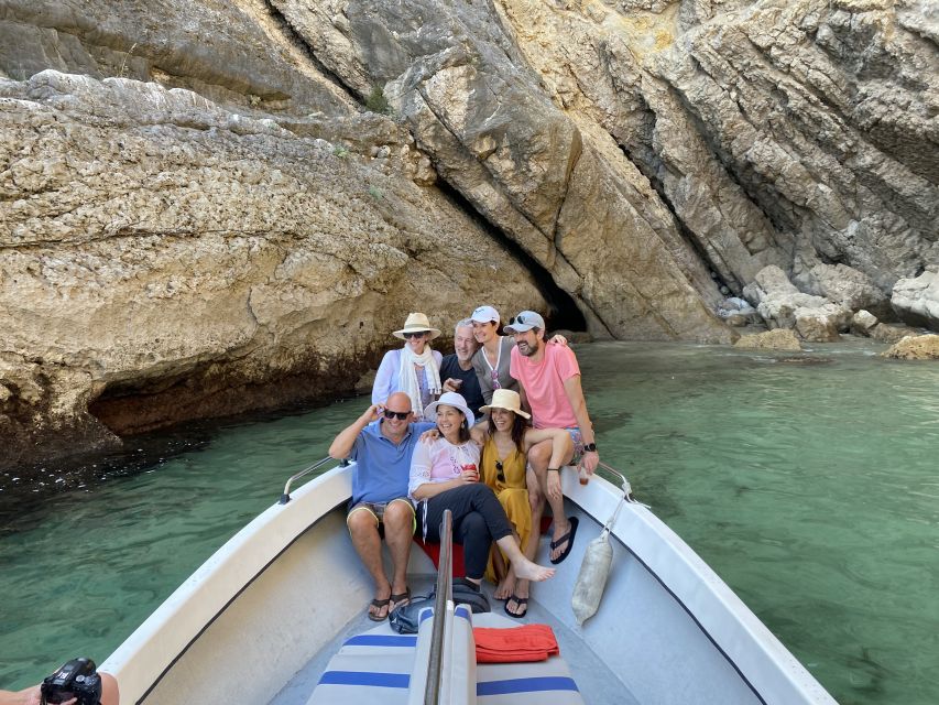 Sesimbra: Arrábida Beaches & Caves Boat Tour with Snorkeling - The practical start at Sesimbra harbor