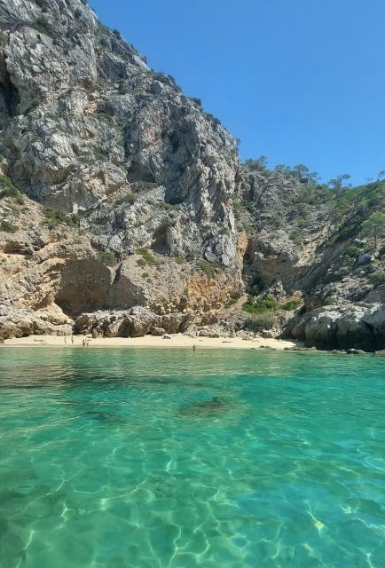 Sesimbra: Secret Bays and Beaches Boat Tour with Snorkeling - Why Sesimbra is best seen from a small boat